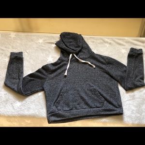 grey, crop-top pullover 🤍